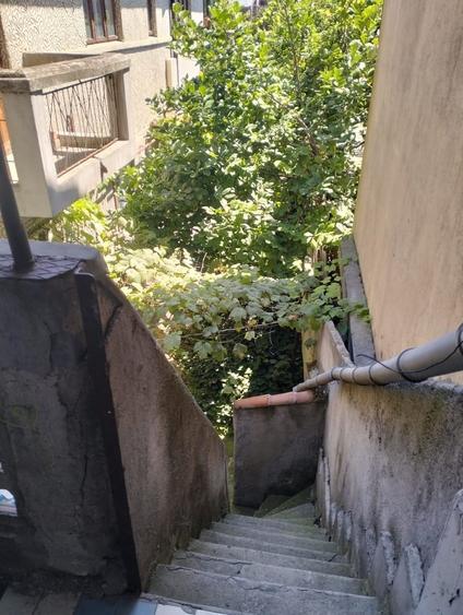 Casă cu 12 camere cu Teren 215 Mp în 13 Septembrie