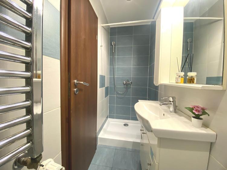 Apartament cu 3 camere decomandat, mobilat în Rahova