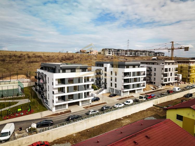 Apartament cu 3 camere semidecomandat în Baciu