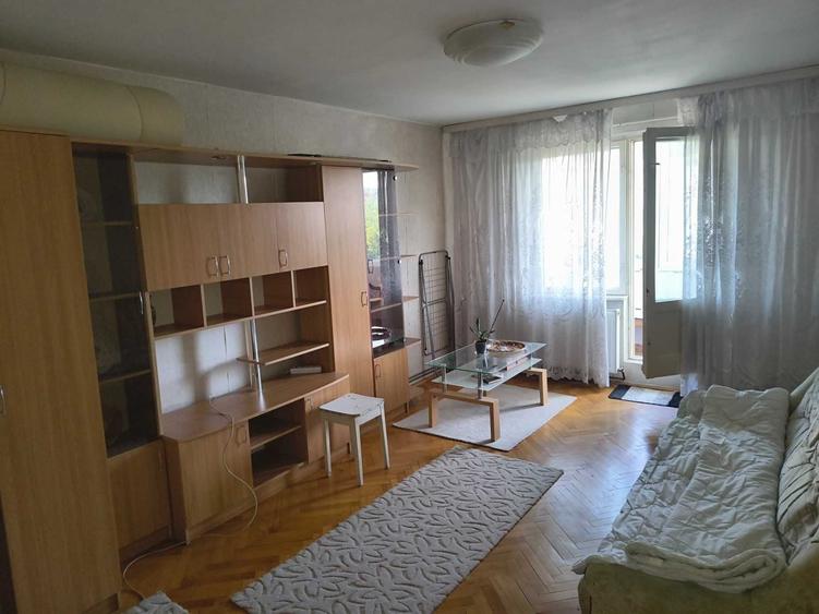 Apartament cu 2 camere decomandat în Tudor