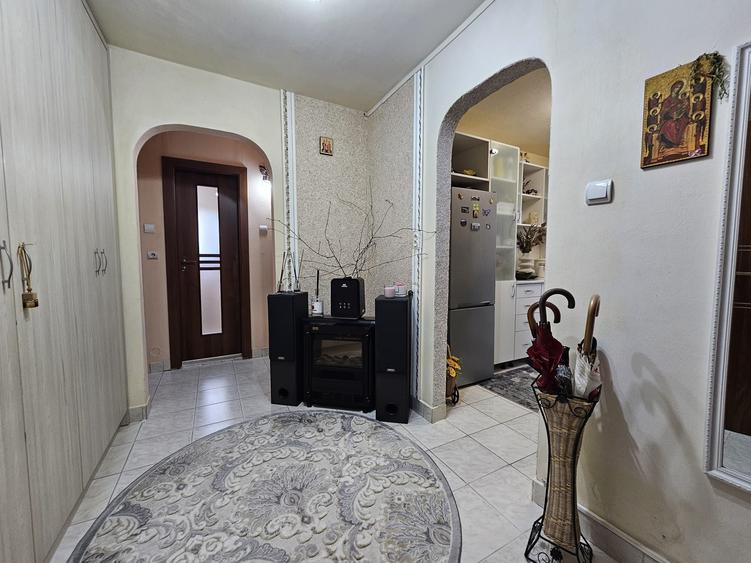 Apartament cu 2 camere decomandat în Micălaca
