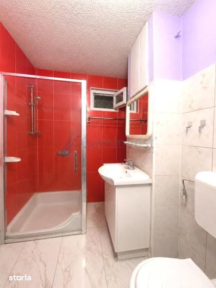 Apartament cu 3 camere decomandat în Dacia