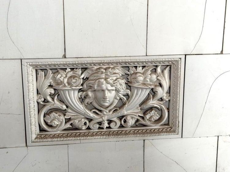 Casă cu 5 camere cu Teren 1206 Mp în Armeneasca