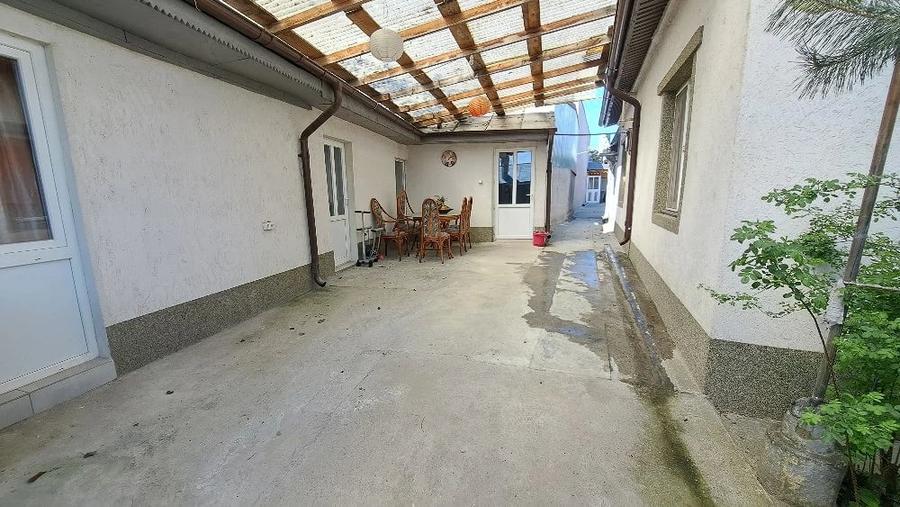 Casă cu 2 camere cu Teren 246 Mp în Pisc