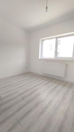 Apartament cu 3 camere decomandat în Păcurari