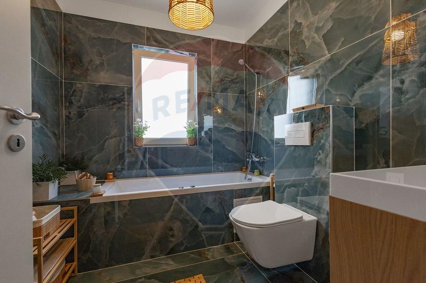Duplex cu 4 camere cu Teren 256 Mp în Dumbrăvița