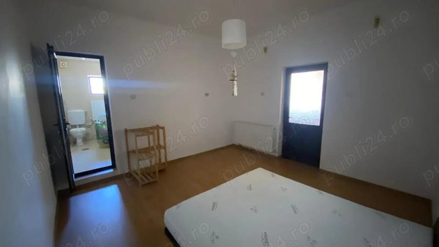 Casă cu 6 camere cu Teren 231 Mp în Central