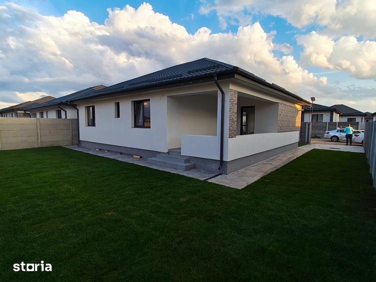 Casă cu 4 camere cu Teren 380 Mp în Joița