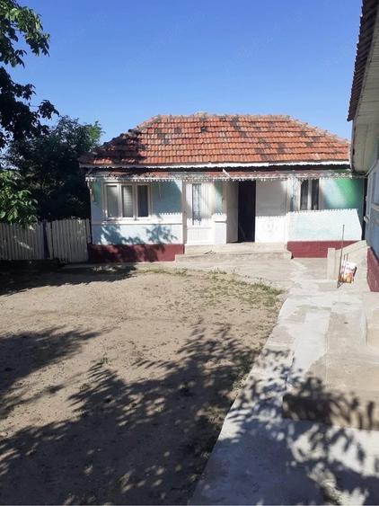 Casă cu Teren 950 Mp în Valea Nucului