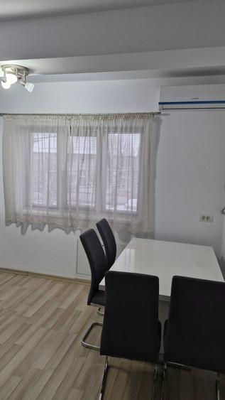 Apartament cu 3 camere decomandat în Cetății