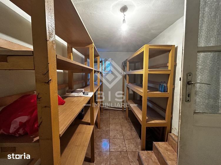 Casă cu 4 camere cu Teren 2600 Mp în Central