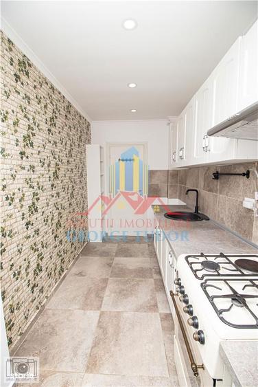 Apartament cu 3 camere decomandat în Tineretului