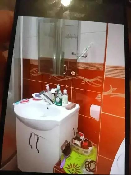 Apartament cu 2 camere semidecomandat în Berceni