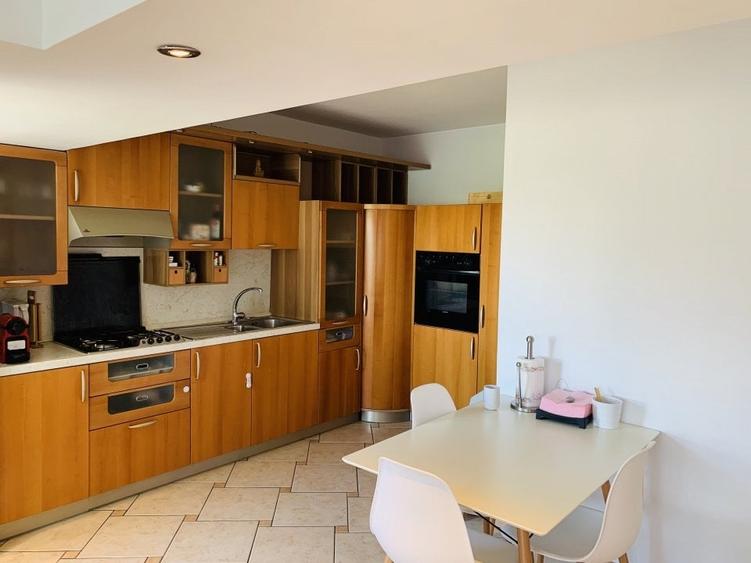 Apartament cu 3 camere decomandat, mobilat în Unirii