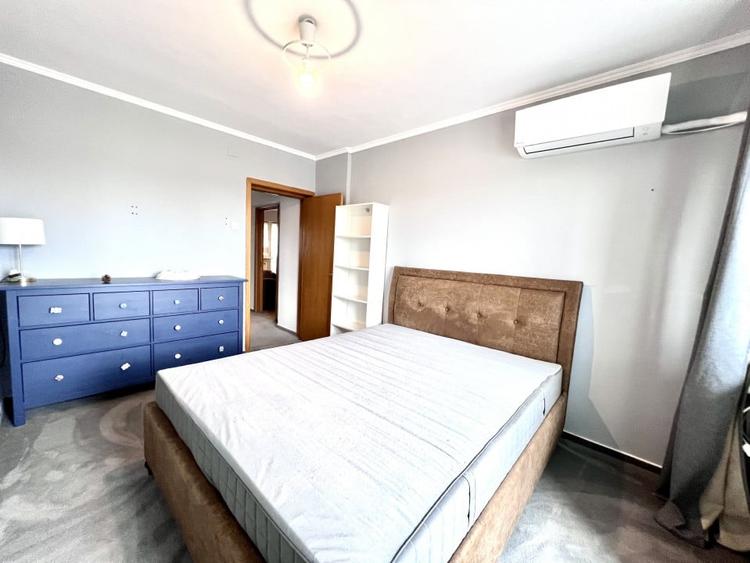 Apartament cu 4 camere semidecomandat, mobilat în Ștefan cel Mare