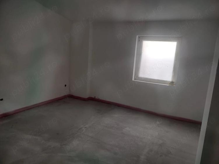 Casă cu 3 camere cu Teren 2400 Mp în Diosig