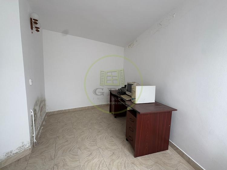 Casă individuală cu 5 camere cu Canalizare în Valea Rosie