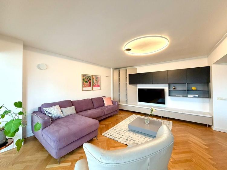 Apartament cu 2 camere, mobilat în Universitate