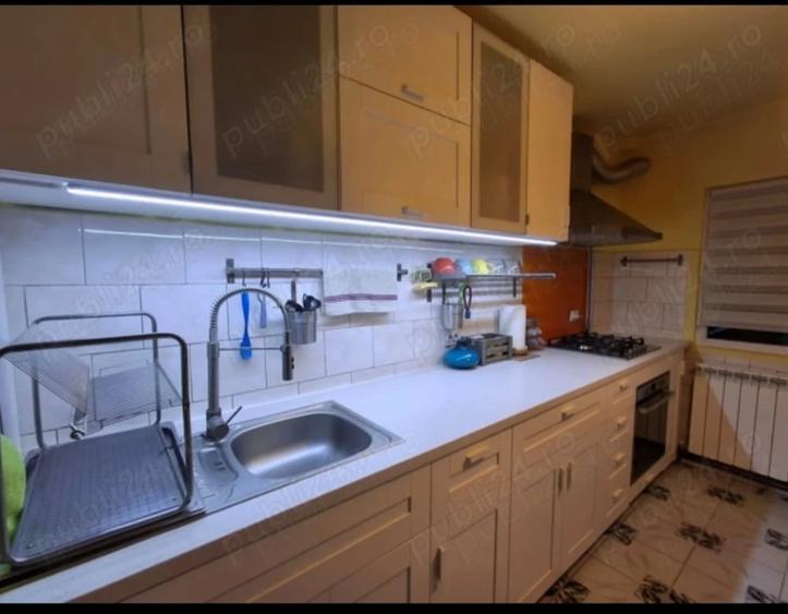 Apartament cu 3 camere decomandat în Central