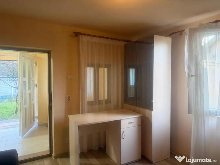Casă cu 3 camere cu Teren 1090 Mp în Pielești