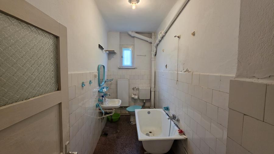 Apartament cu 4 camere decomandat în Sub Arini