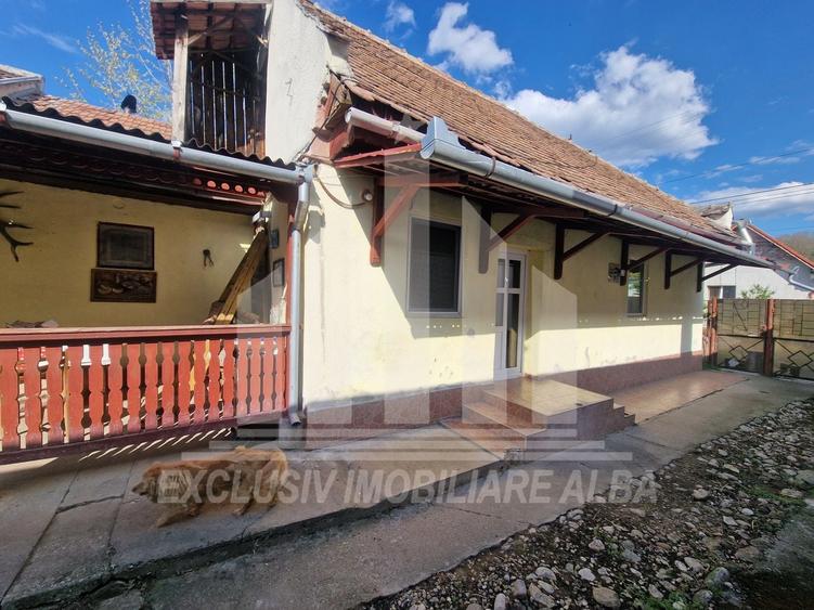 Casă individuală cu 2 camere cu Canalizare în Ciugud