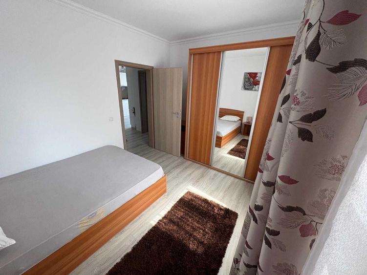 Apartament cu 3 camere semidecomandat în Central