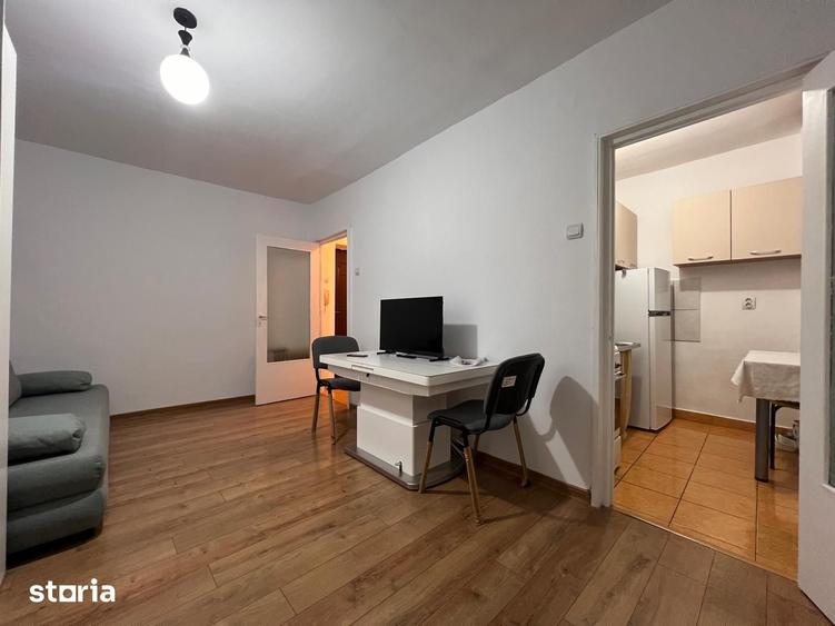 Apartament tip C, decomandat, o camera et.2 Central, zona Pia?a Mare - 2