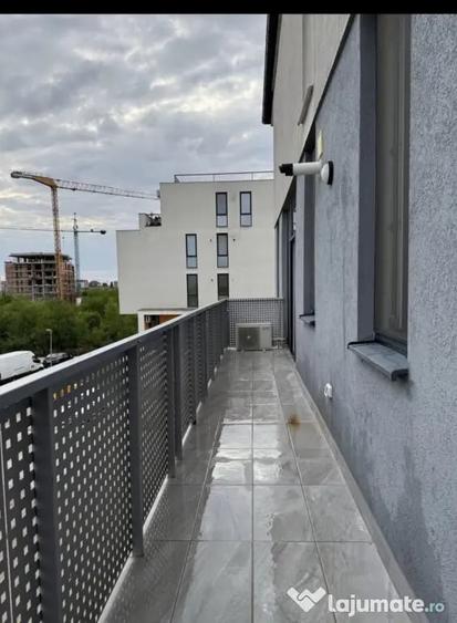 Apartament cu 2 camere semidecomandat în Lipovei