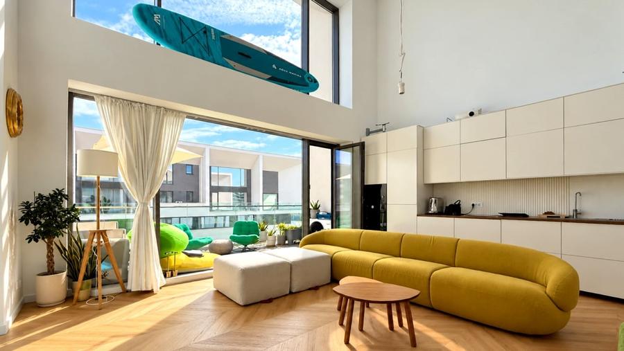 Penthouse cu 3 camere decomandat, mobilat în Pipera