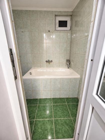 Casă individuală cu 4 camere cu Canalizare în Ferentari