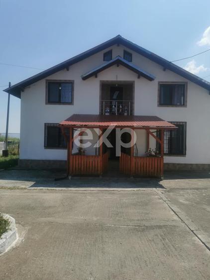 Casă individuală cu 5 camere cu Teren 700 Mp în Ungureni (Dragomirești)