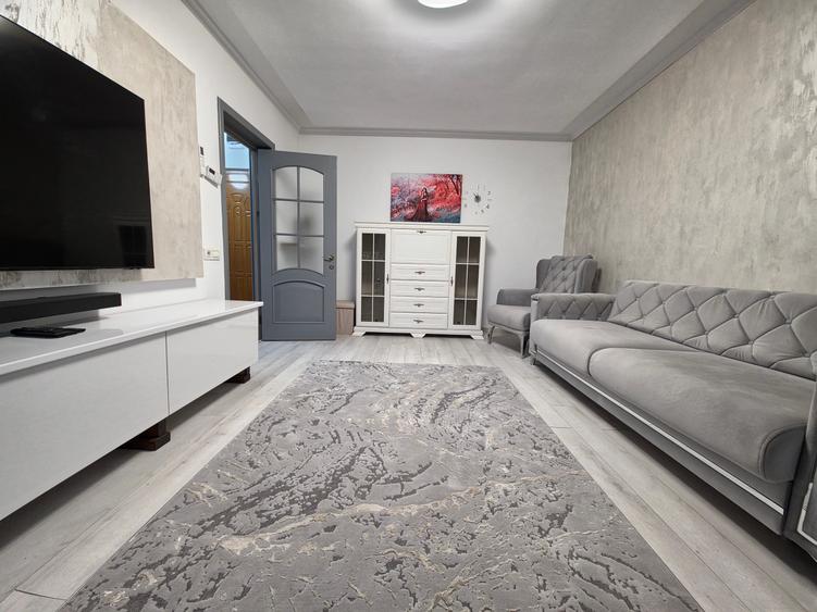 Apartament cu 2 camere decomandat în CET