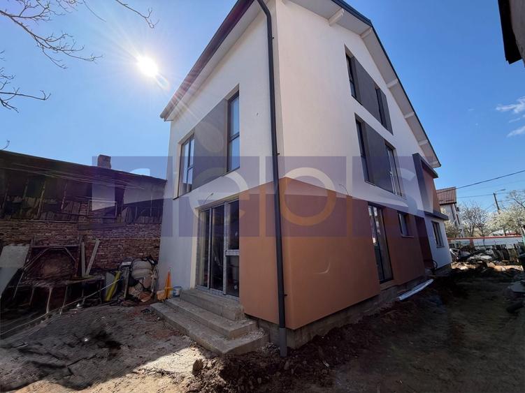 Casă individuală cu 6 camere cu Canalizare în Bucureștii Noi