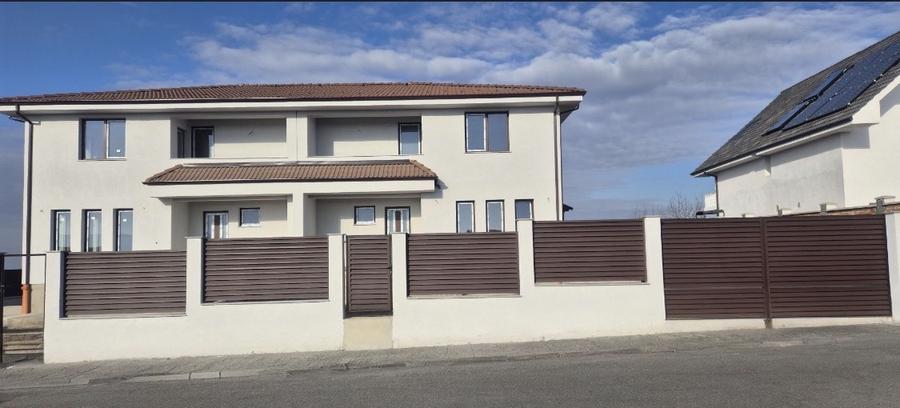 Duplex cu 4 camere cu Canalizare în Dezmir