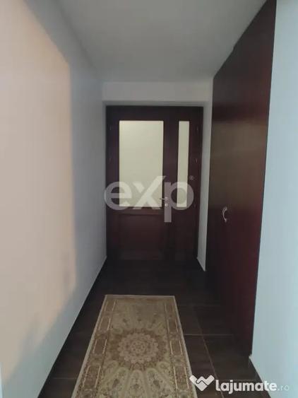 Casă cu 9 camere cu Teren 2000 Mp în Breazu