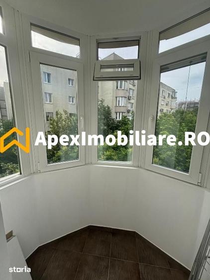 Garsonieră decomandată în Decebal