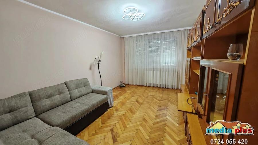 Apartament cu 3 camere decomandat în Central