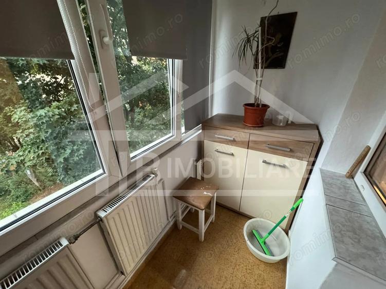 Apartament cu 3 camere semidecomandat în 7 Noiembrie