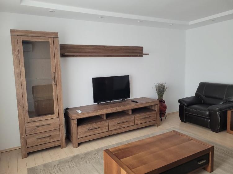 Apartament cu 4 camere, mobilat în Nerva Traian