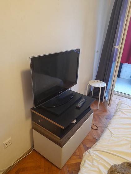 Apartament cu 3 camere semidecomandat, mobilat în Iancului