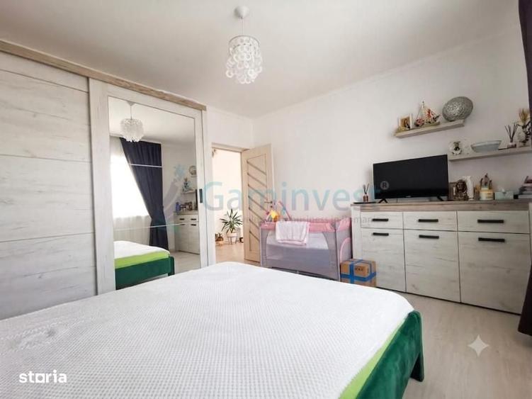 Casă cu 4 camere decomandat în Oșorhei