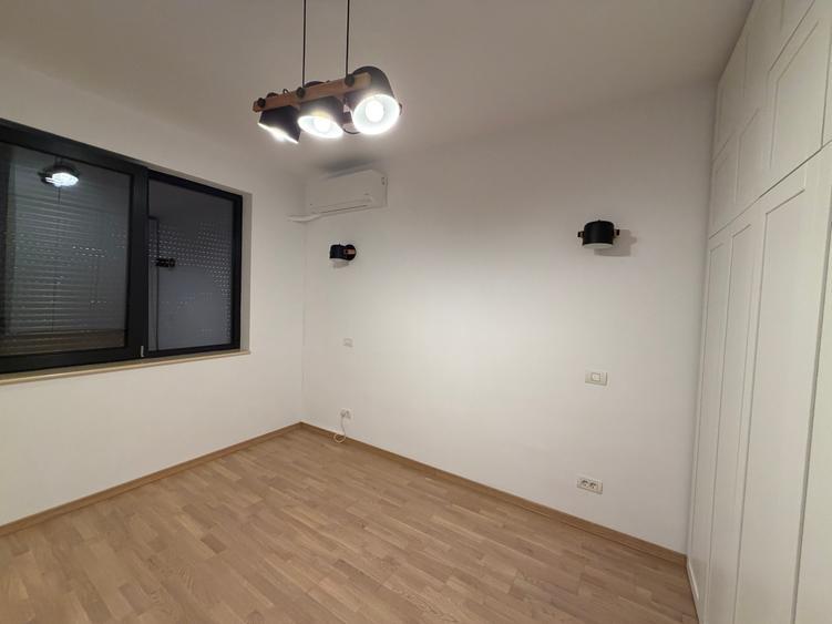 Apartament cu 3 camere decomandat în Arcul de Triumf