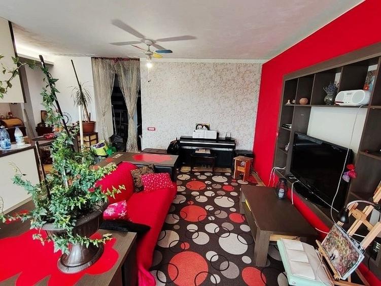 Apartament cu 3 camere semidecomandat, mobilat în Zorilor