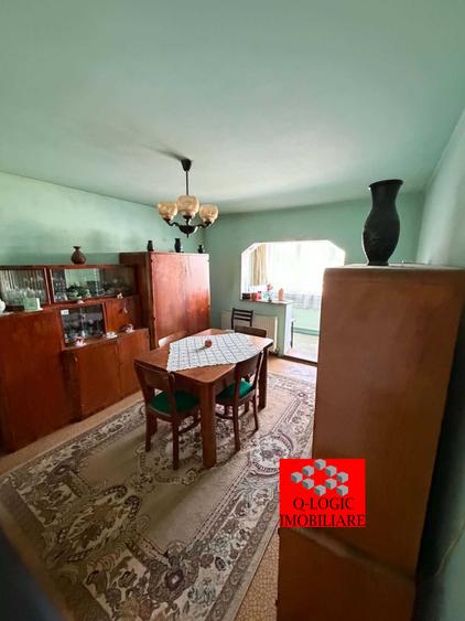 Apartament cu 3 camere decomandat în Tractorul