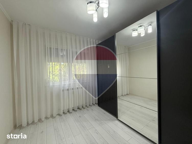 Apartament cu 3 camere semidecomandat în Central