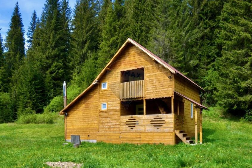 Casă individuală cu 3 camere cu Teren 2237 Mp în Poiana Horea