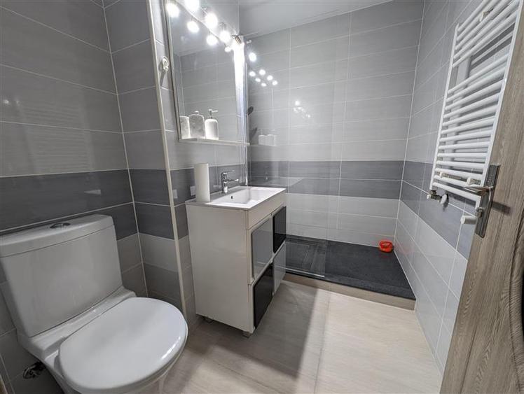 Apartament cu 3 camere decomandat în Bistrița Lac