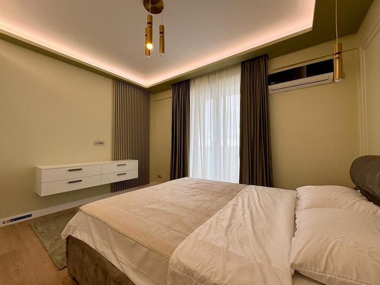 Penthouse cu 3 camere decomandat în Central