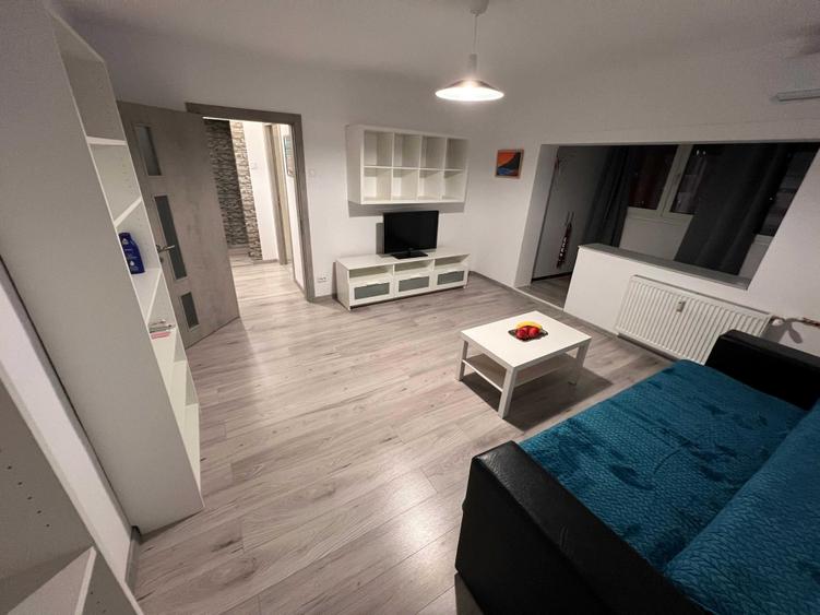 Apartament cu 2 camere decomandat în 1 Decembrie 1918